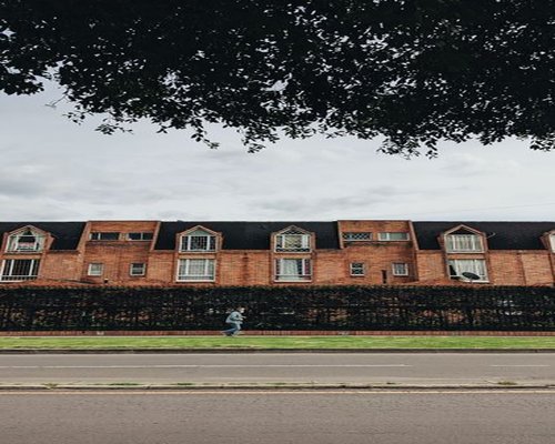 calm walk through a Colombian city park